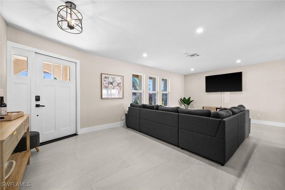 117 Se 40th Ter - Photo 3 of 25