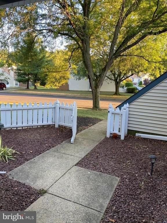 1739 Mcnelis Drive - Photo 3 of 37