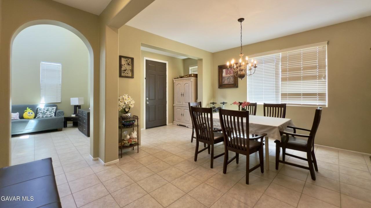 2234 Avenida Del Mar - Photo 4 of 31