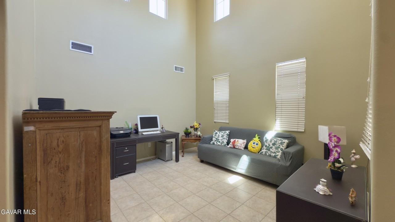 2234 Avenida Del Mar - Photo 6 of 31