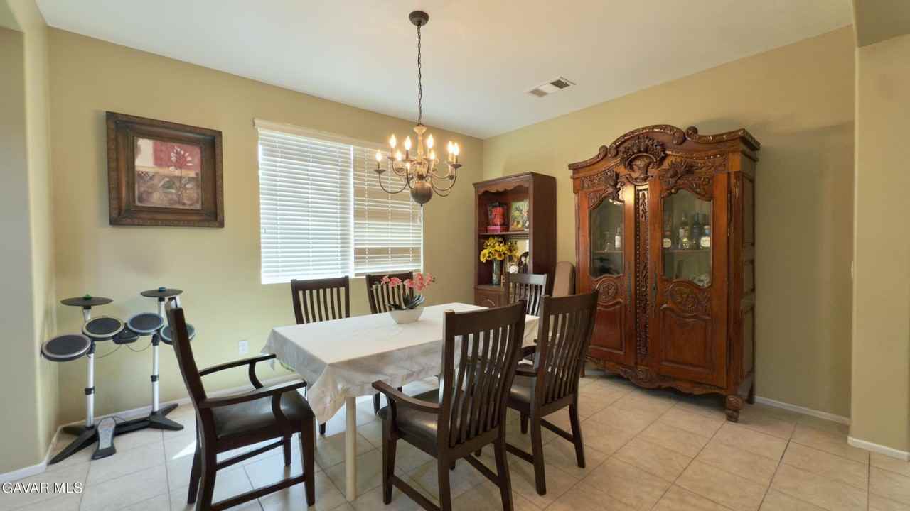 2234 Avenida Del Mar - Photo 7 of 31