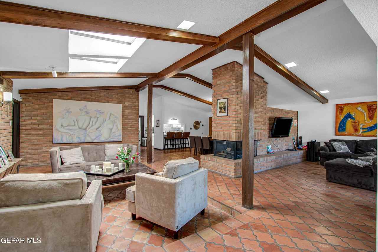 5716 Oak Cliff Dr - Photo 5 of 20