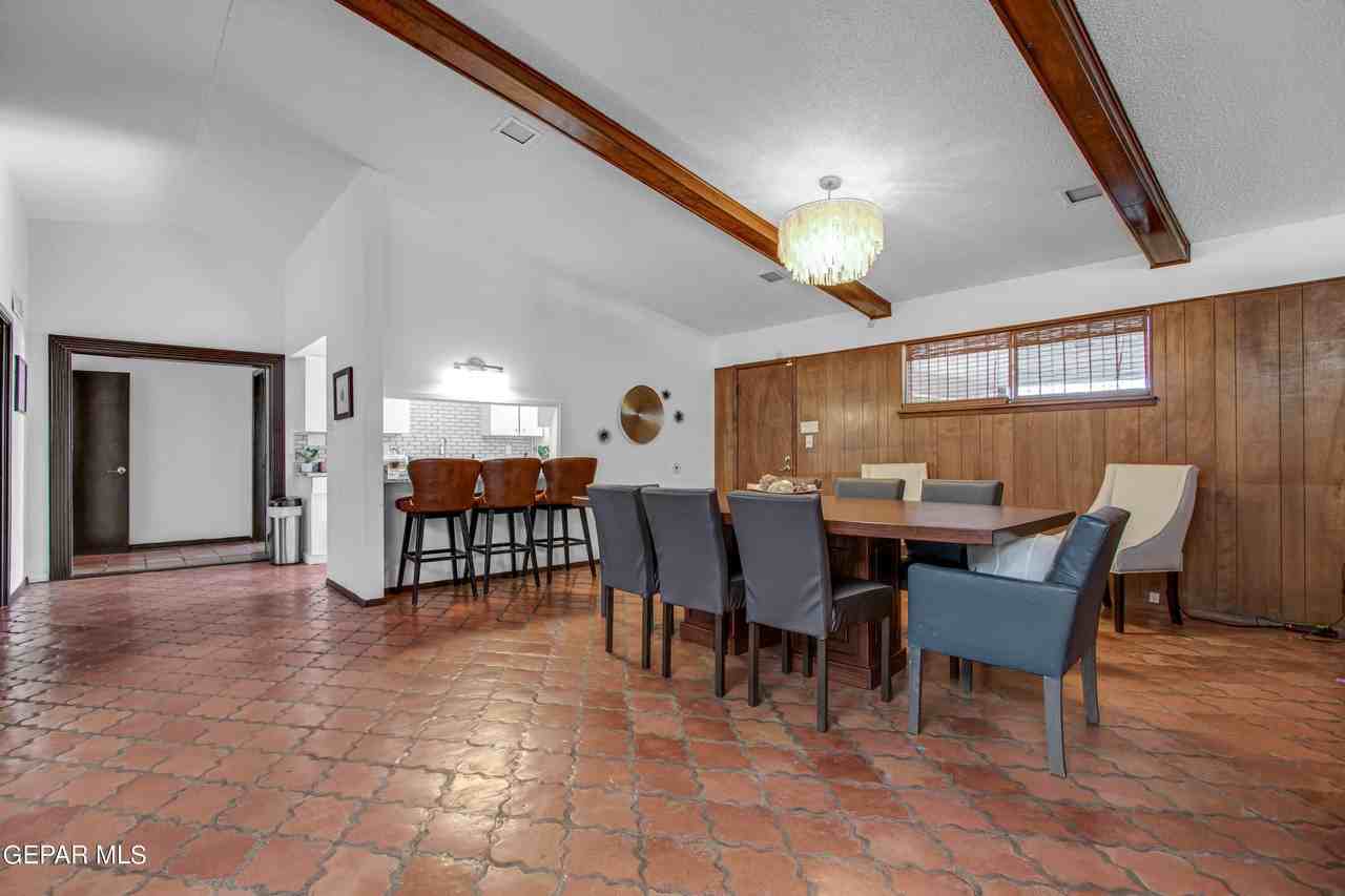 5716 Oak Cliff Dr - Photo 7 of 20