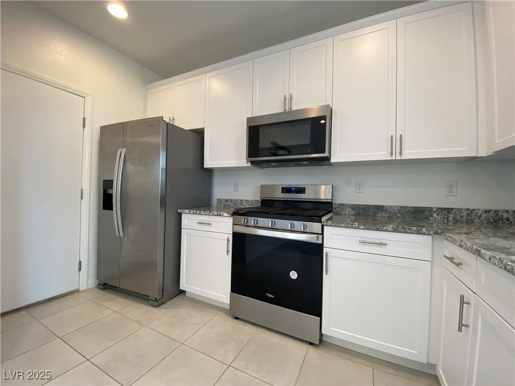 412 Desert Cadence St - Photo 5 of 21