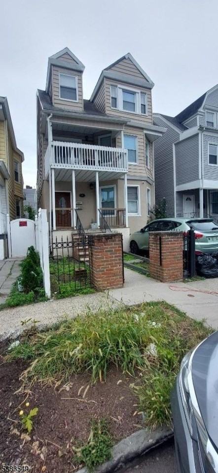 180 N 16th St - Photo 4 of 10