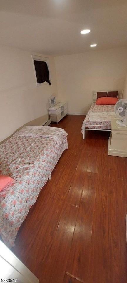 180 N 16th St - Photo 5 of 10