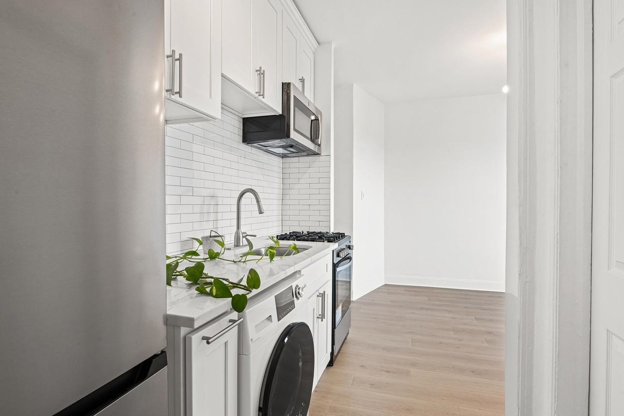 57 Carbon St #44R - Photo 7 of 21