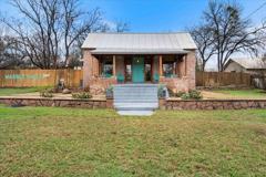 307 Avenue F - Photo 1 of 1