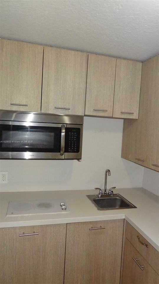 1007 Se 2nd Ct #3 - Photo 3 of 13