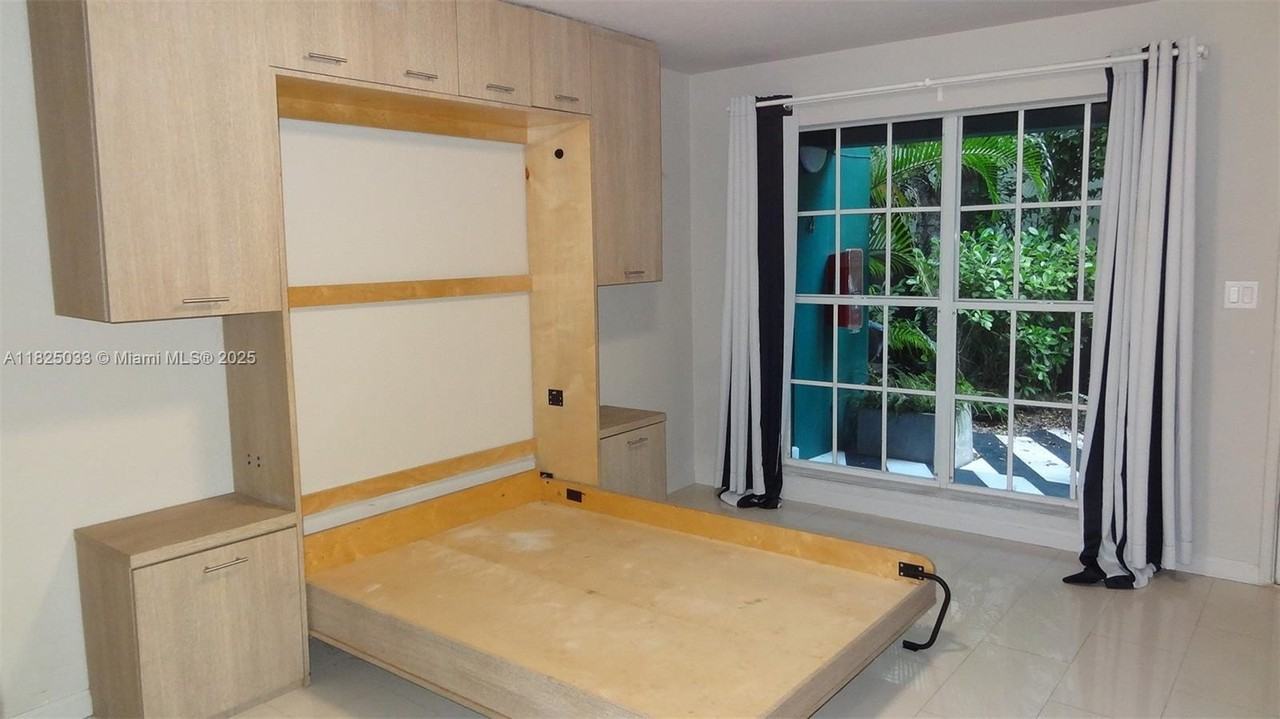 1007 Se 2nd Ct #3 - Photo 5 of 13