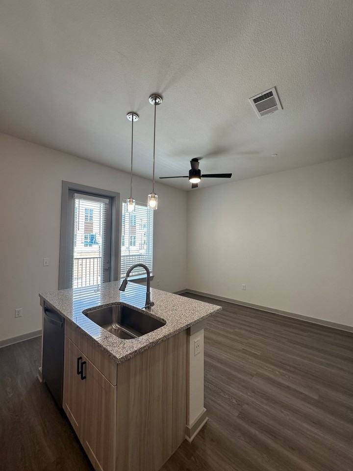 5885 Calmont Ave #816 - Photo 2 of 5