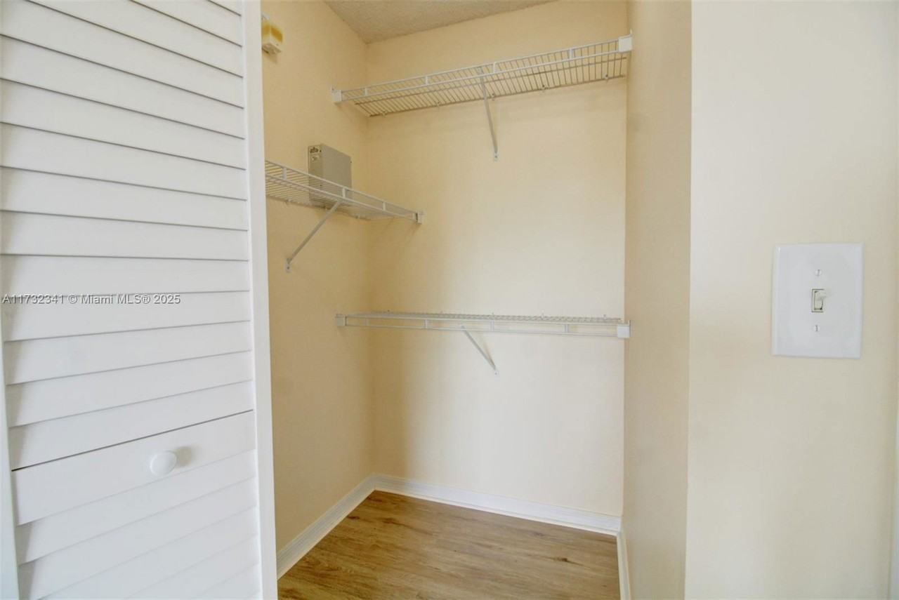 2205 Se 23rd Rd - Photo 2 of 8