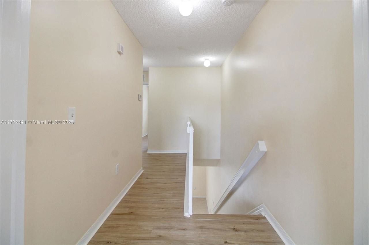 2205 Se 23rd Rd - Photo 4 of 8