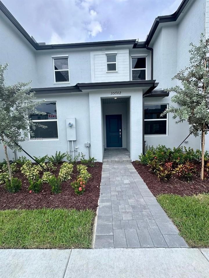 35702 Sw 178th Ct #35702 - Photo 5 of 38