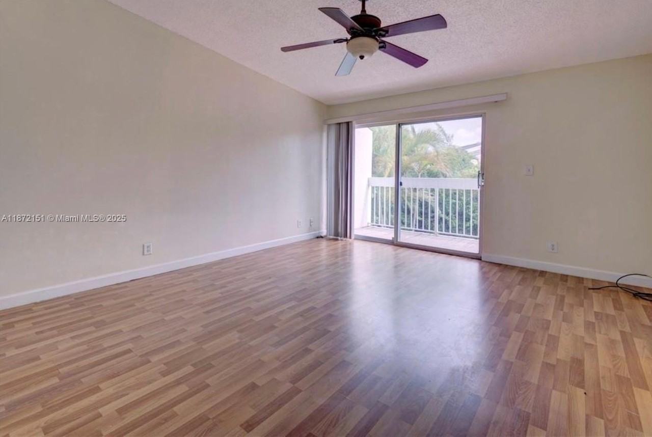 4952 N Hemingway Cir #4952 - Photo 3 of 10