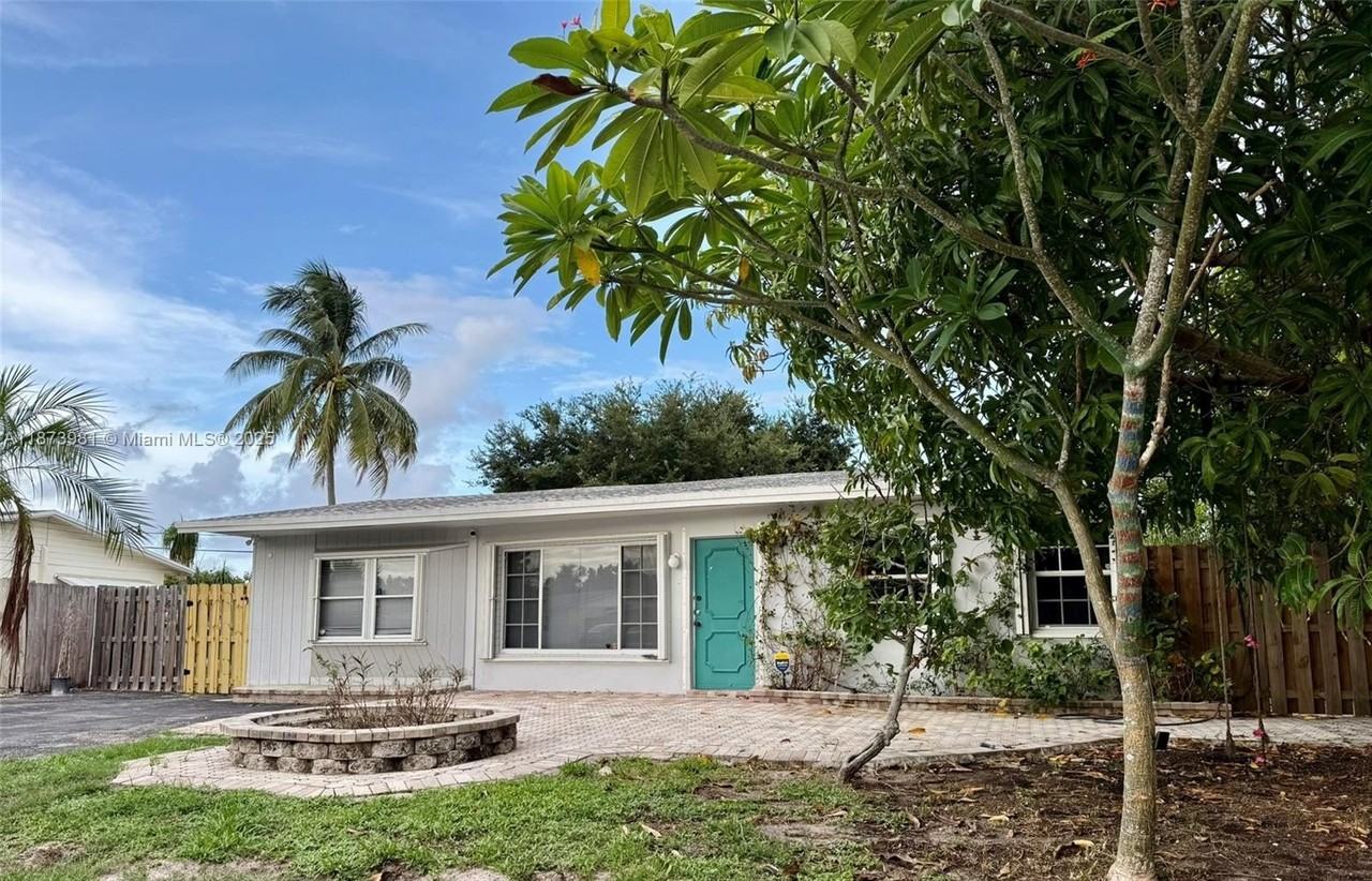 2730 Ne 9th Ter #0 - Photo 2 of 37