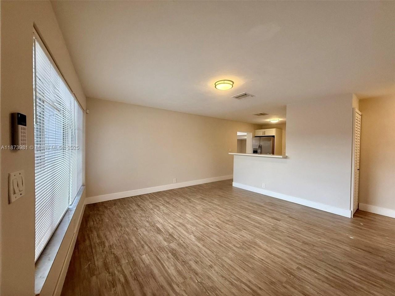 2730 Ne 9th Ter #0 - Photo 5 of 37