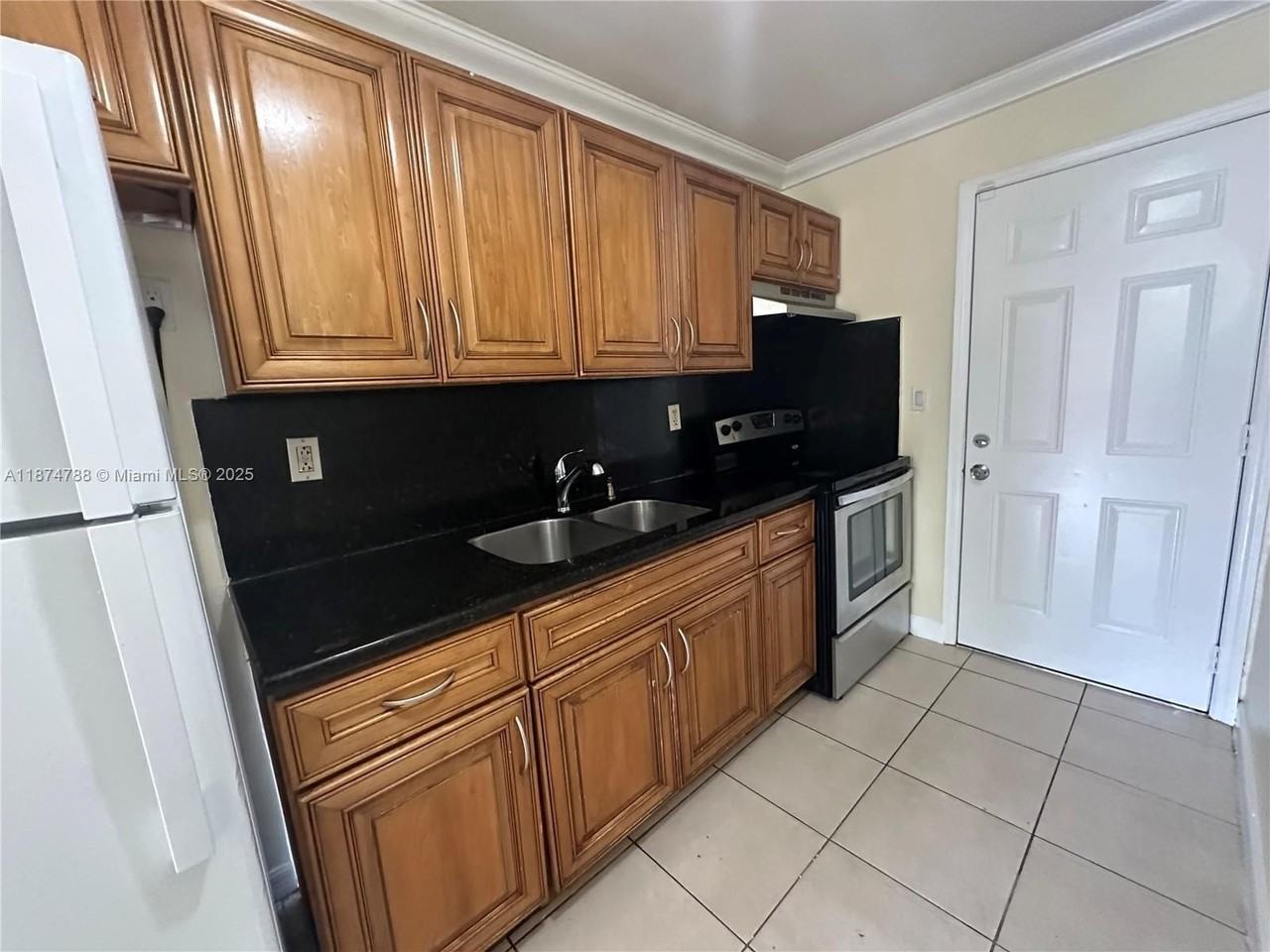 280 Nw 39th St - Photo 5 of 5