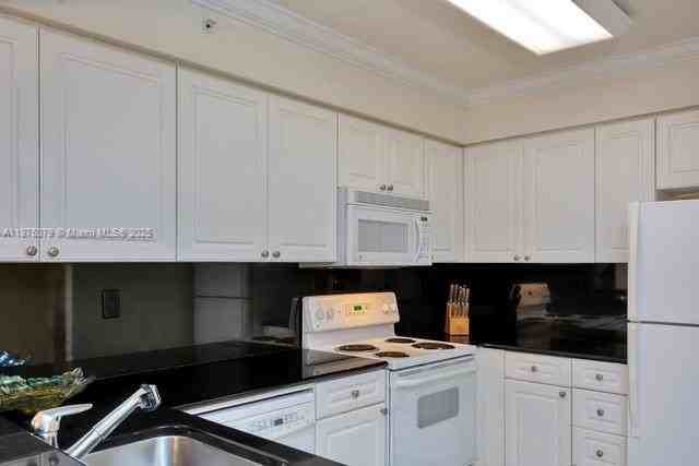 2501 South Ocean Drive #1003 - Photo 6 of 19