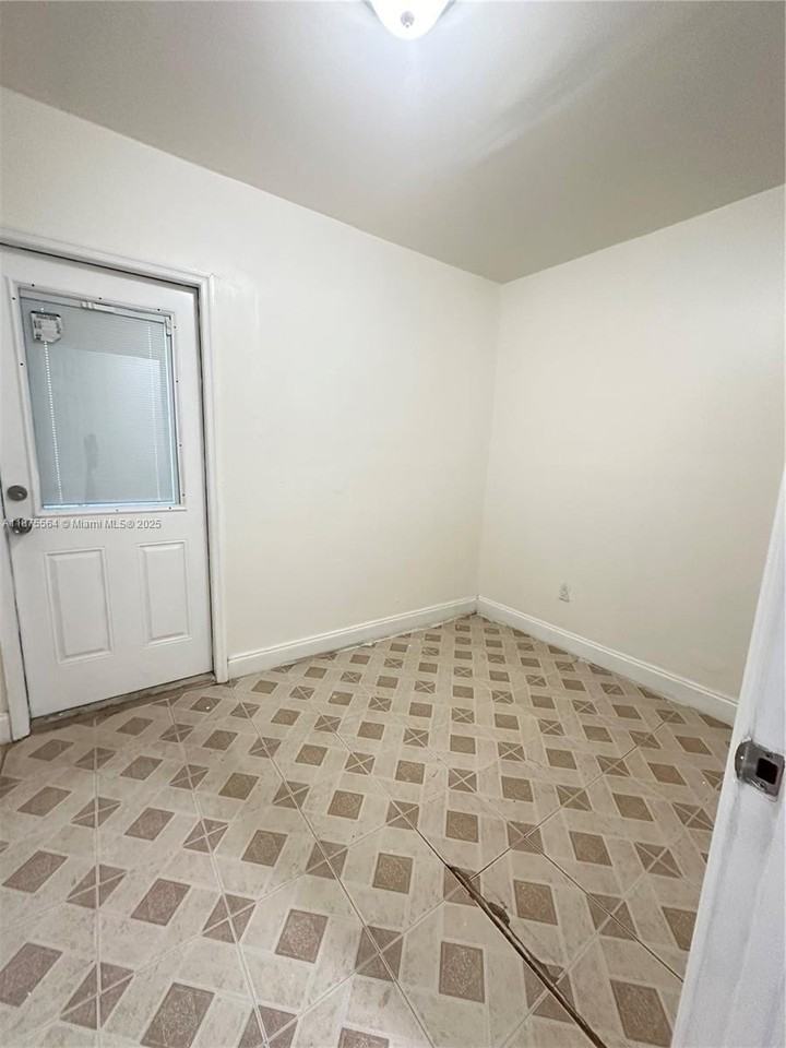 2021 Bay Dr #3 - Photo 6 of 6