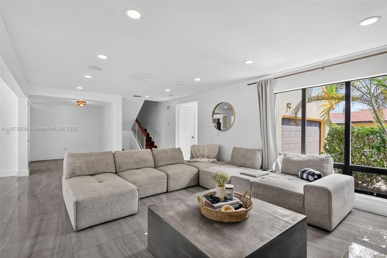 20424 Ne 10th Court Rd #20424 - Photo 7 of 50