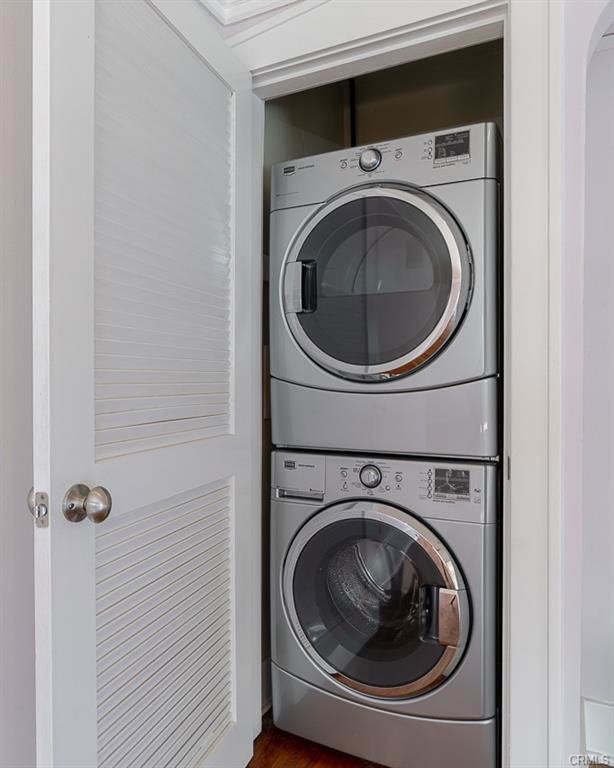 1897 S Los Robles Ave - Photo 3 of 8