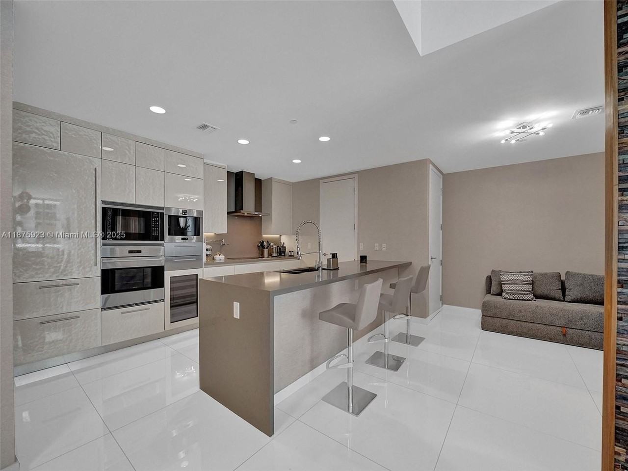 17475 Collins Ave #503 - Photo 7 of 50