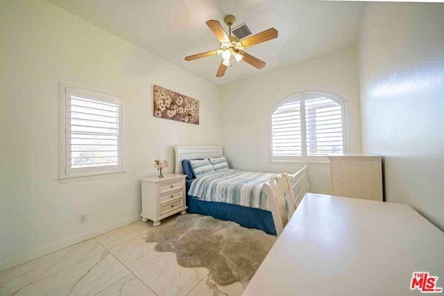 17833 Wildridge Ln - Photo 3 of 8