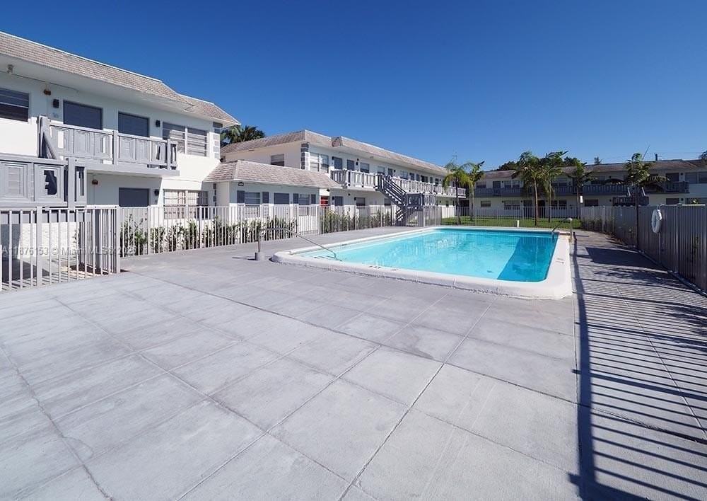 4000 Northeast 10th Avenue #16 - Photo 3 of 5