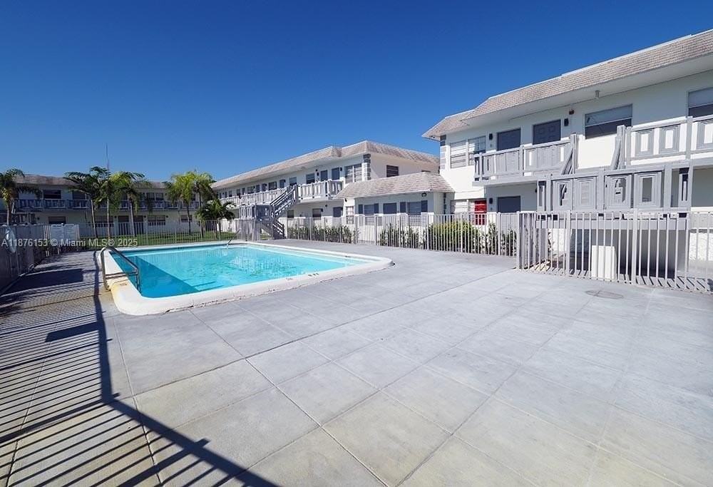 4000 Northeast 10th Avenue #16 - Photo 4 of 5