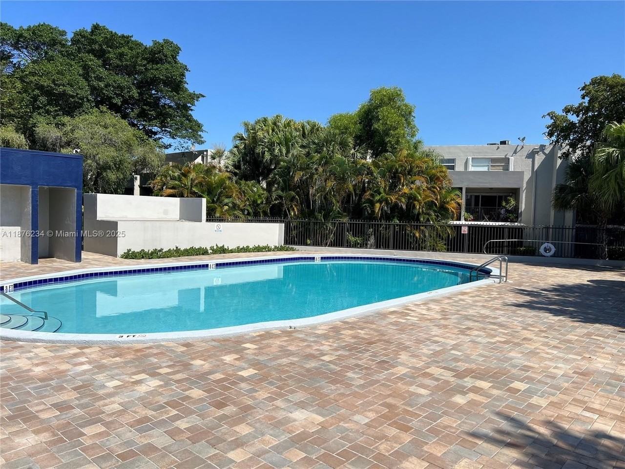 10 Nw 87th Ave #B211 - Photo 3 of 27