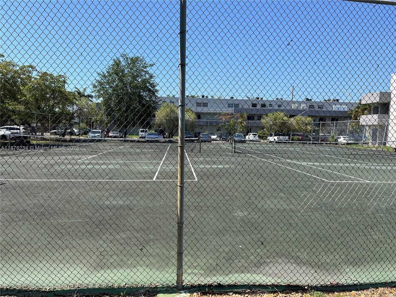 10 Nw 87th Ave #B211 - Photo 5 of 27