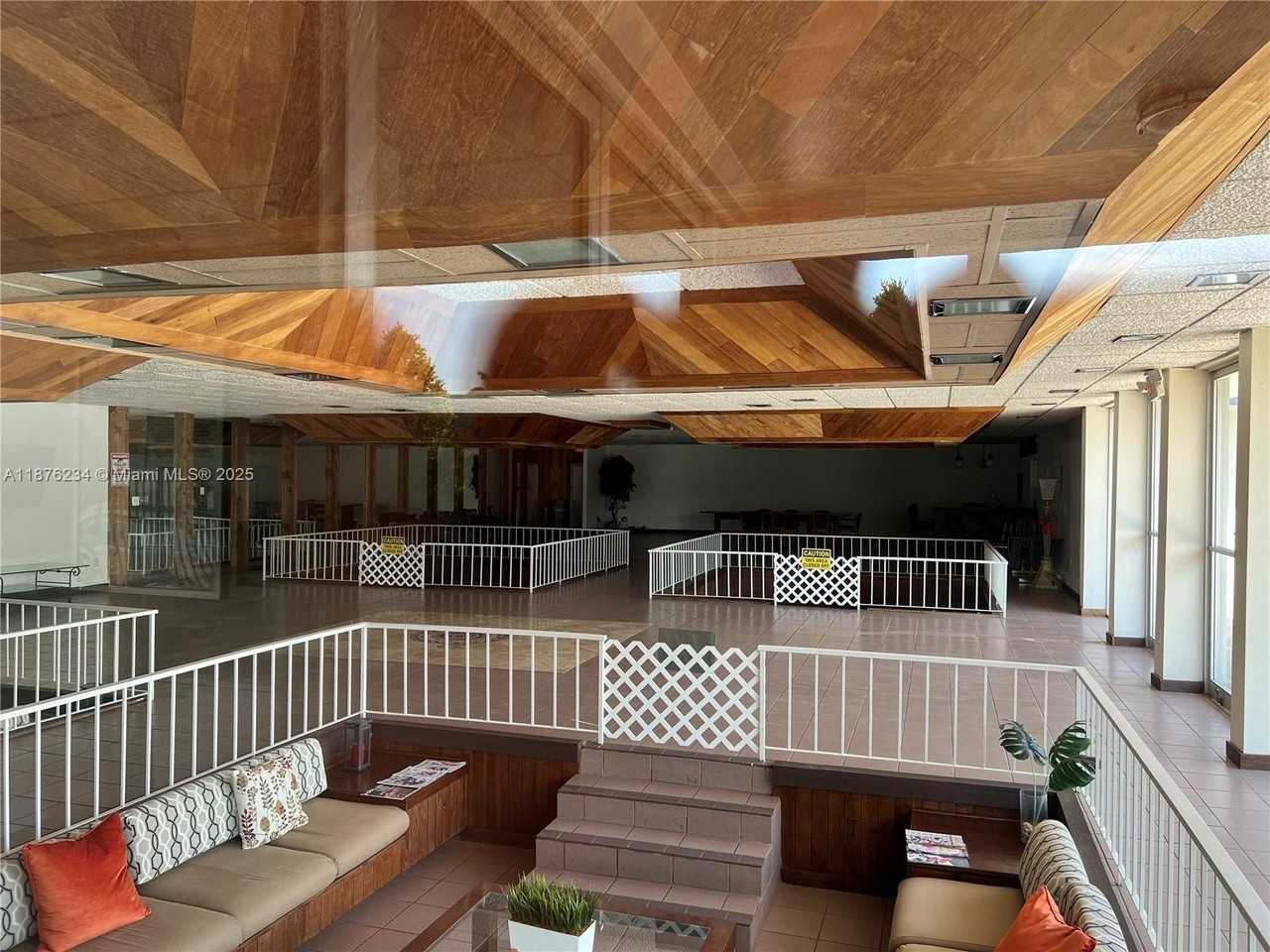 10 Nw 87th Ave #B211 - Photo 6 of 27