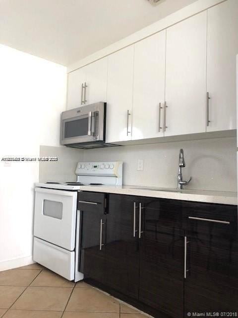 904 Southwest 7th Terrace #1 - Photo 3 of 11