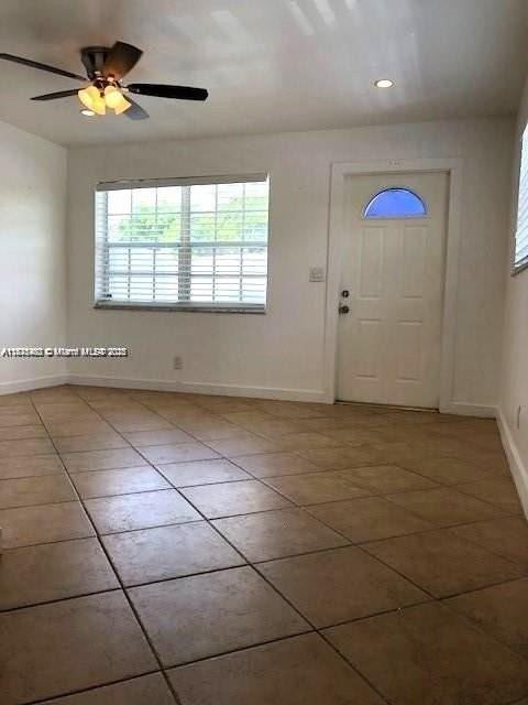 904 Southwest 7th Terrace #1 - Photo 4 of 11