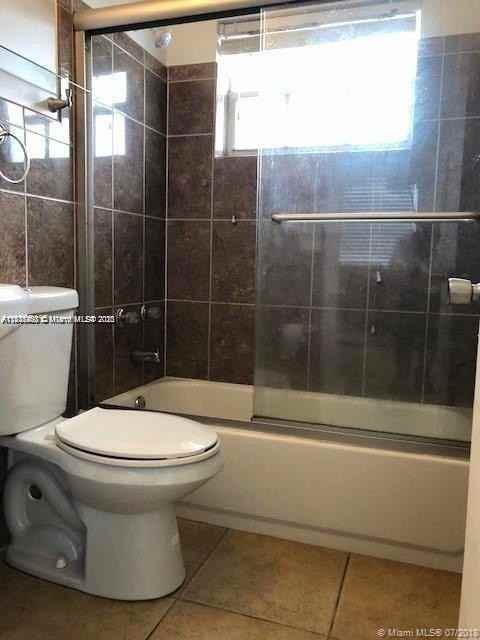 904 Southwest 7th Terrace #1 - Photo 6 of 11