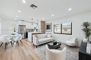 1201 N 16th Ave - Photo 1 of 1