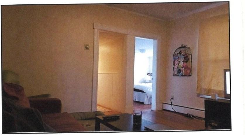 16 Middle St #2UPSTAIRS - Photo 4 of 14