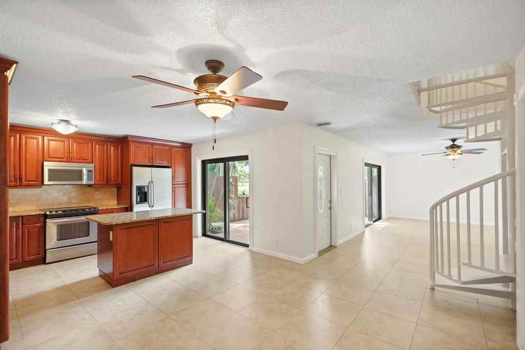 2060 Southwest 90th Avenue - Photo 2 of 8