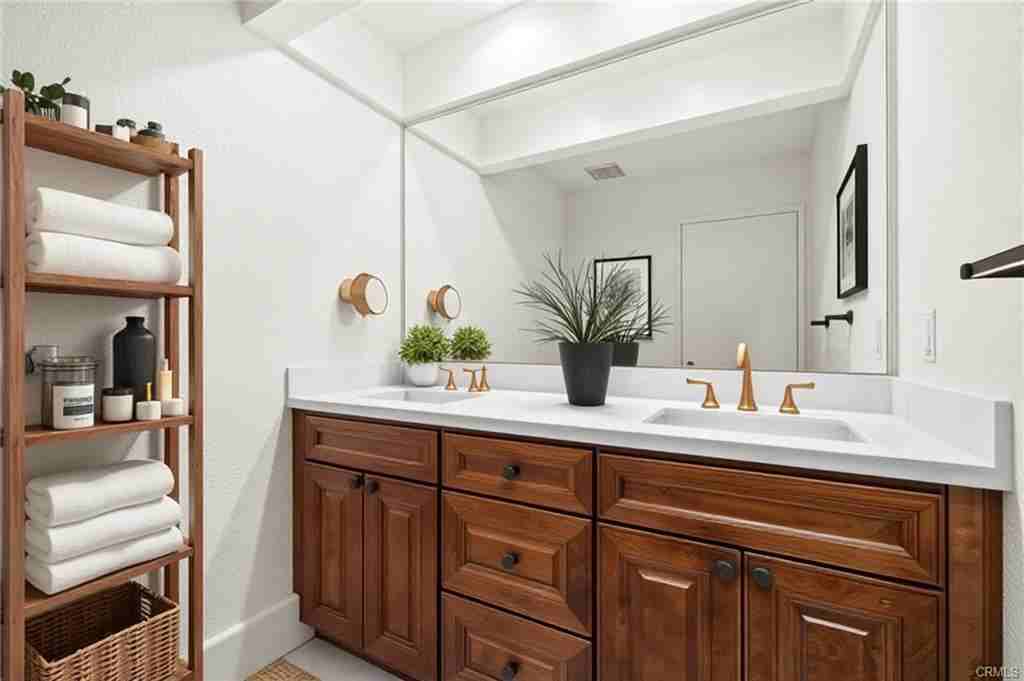 18791 Smoketree Cir - Photo 3 of 8