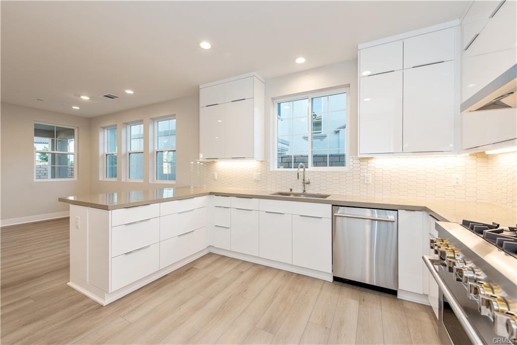 589 Mcfadden St - Photo 3 of 8