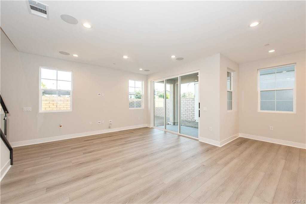 589 Mcfadden St - Photo 7 of 8