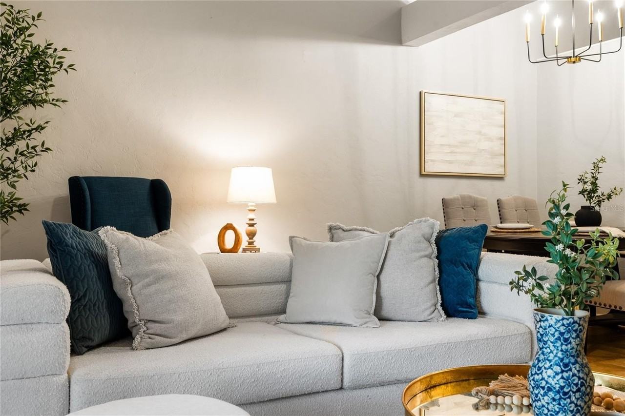 1217 Nw 55th St #14 - Photo 7 of 38