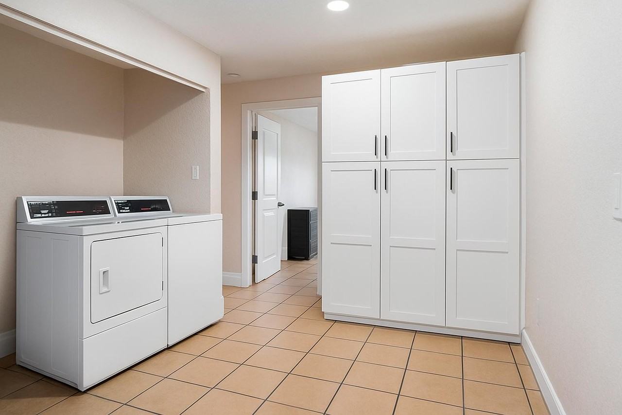 N Lantana Ave - Photo 4 of 6