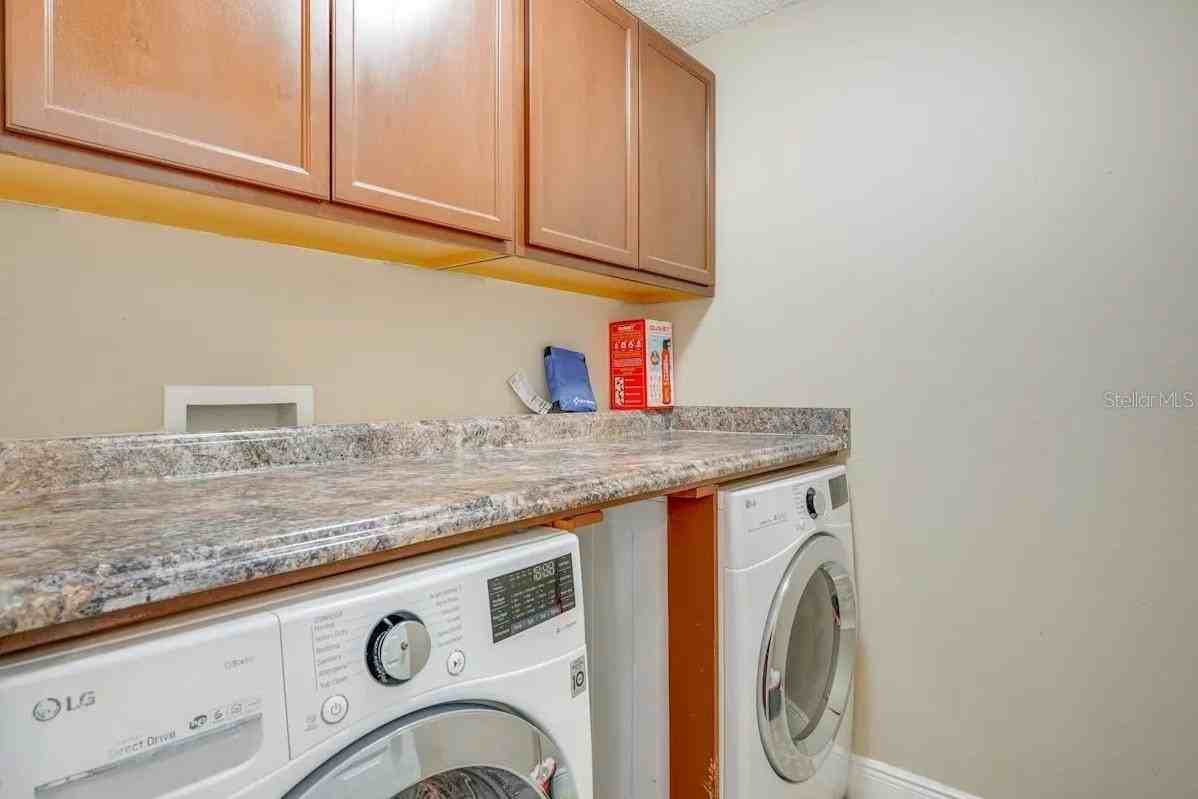 739 Delancey Dr - Photo 6 of 24