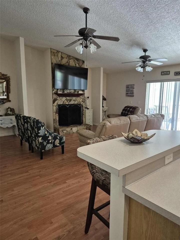 30733 Buttercup Ln - Photo 2 of 17