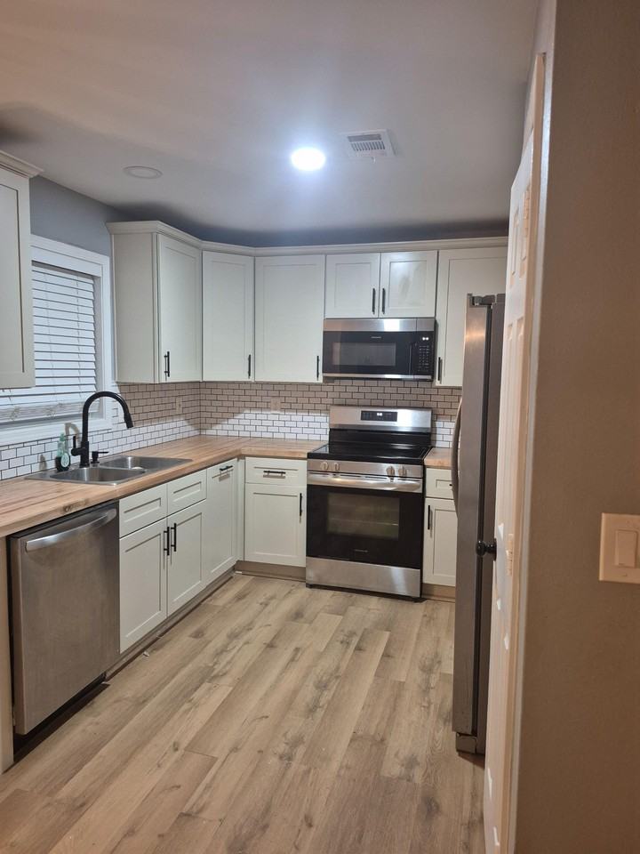 Racquet Club Cir - Photo 2 of 11