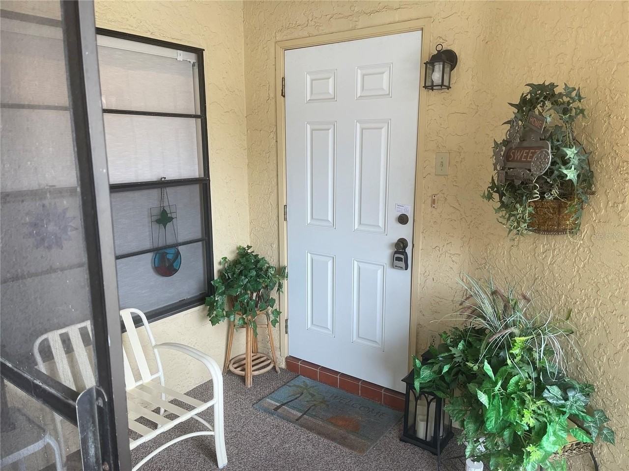 1715 Atrium Dr - Photo 3 of 23