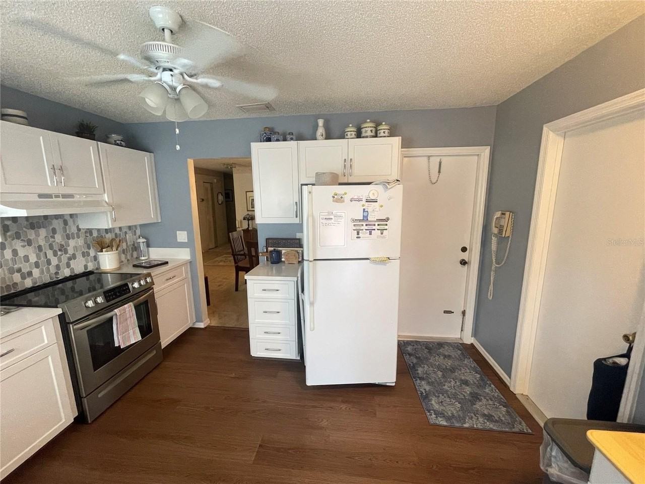 1715 Atrium Dr - Photo 6 of 23