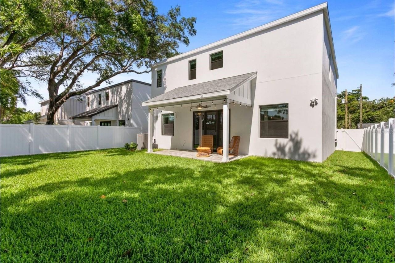 914 N Newport Ave - Photo 3 of 33